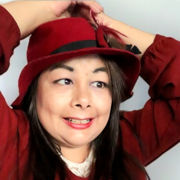 Women's Elegant Red Velvet Feather Frdora Hat - Picture 3 of 10